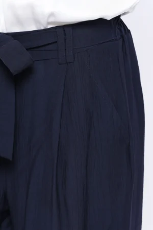 PANTALONE fresco e versatile a zampa larga striato con chiusura a elastico ed elegante cinta in vita