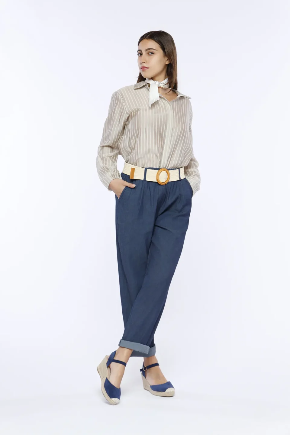 PANTALONE pull-on in denim con comode tasche e risvolti di tendenza alle caviglie ONEWORLD HYBRID