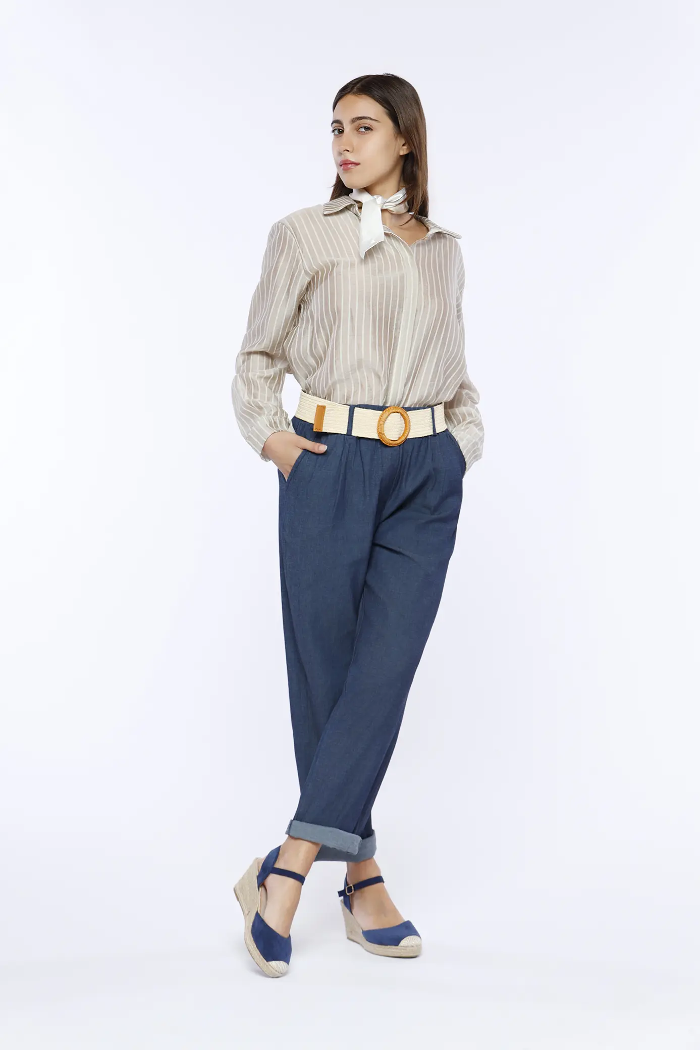PANTALONE pull-on in denim con comode tasche e risvolti di tendenza alle caviglie ONEWORLD HYBRID