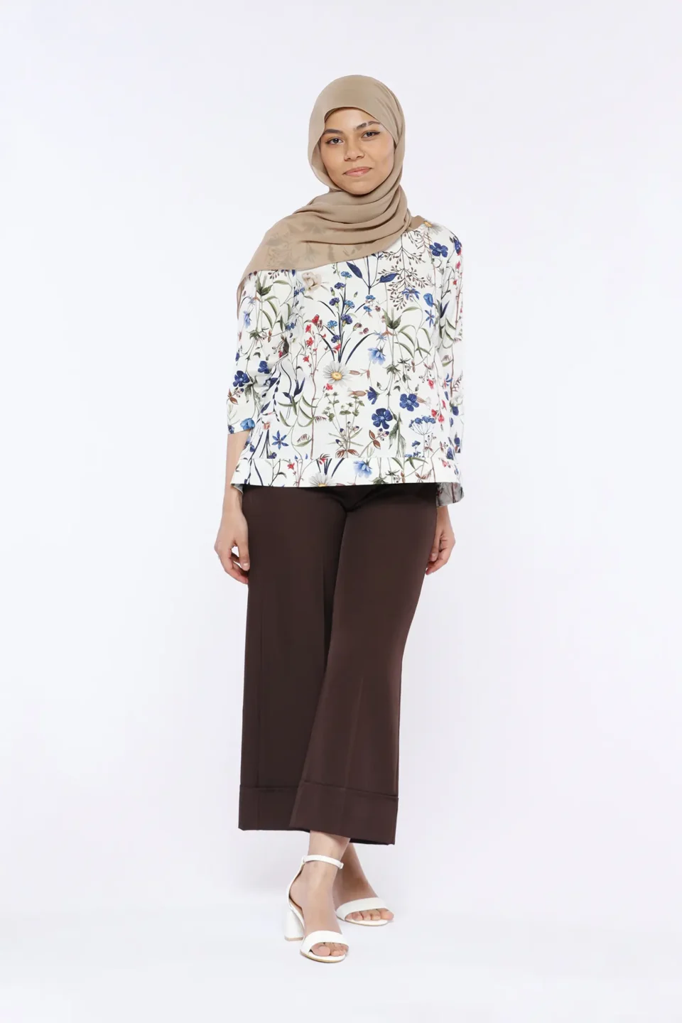 BLUSA ampia a fantasia fiori di campo con scollo a barca e manica a tre quarti ONEWORLD HYBRID