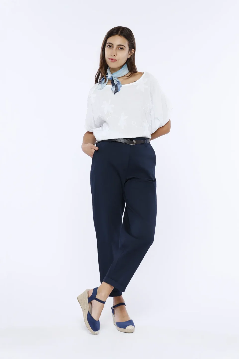 PANTALONE casual con comode tasche laterali e chiusura a bottoni con passanti alla cintura ONEWORLD HYBRID
