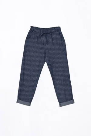 PANTALONE comodo a righe con risvolti di tendenza alle caviglie e laccetto di chiusura in vita