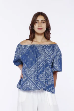 BLUSA fresca a stampa paisley con manica corta e grazioso collo arricciato