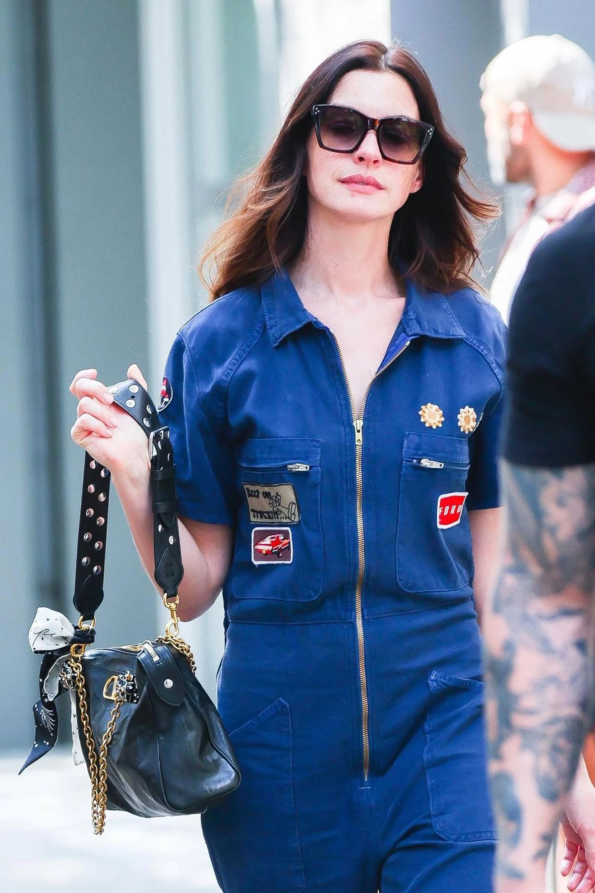 Anne Hathaway per Hybrid
