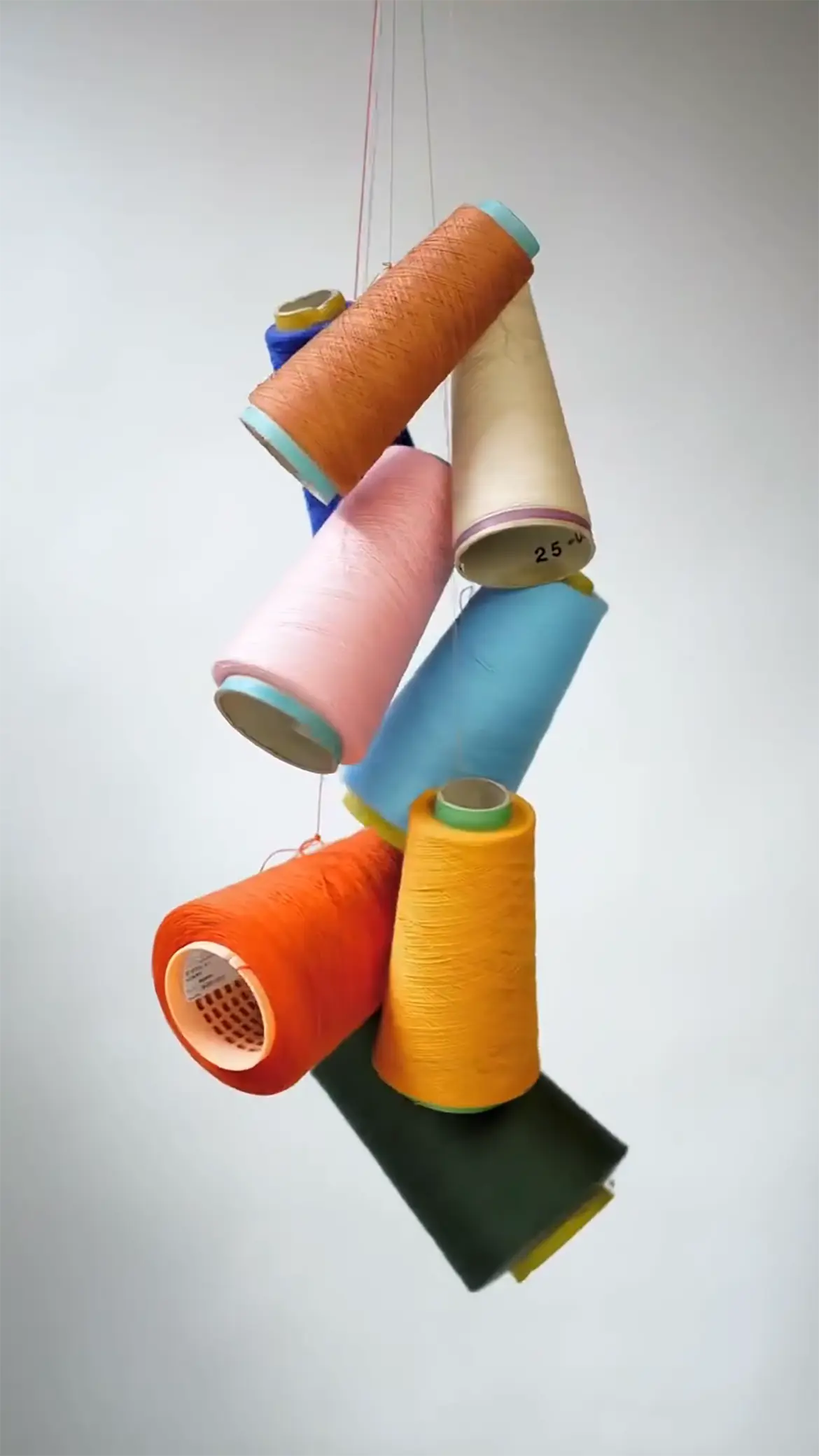 Il retroscena del fashion system con Hybrid